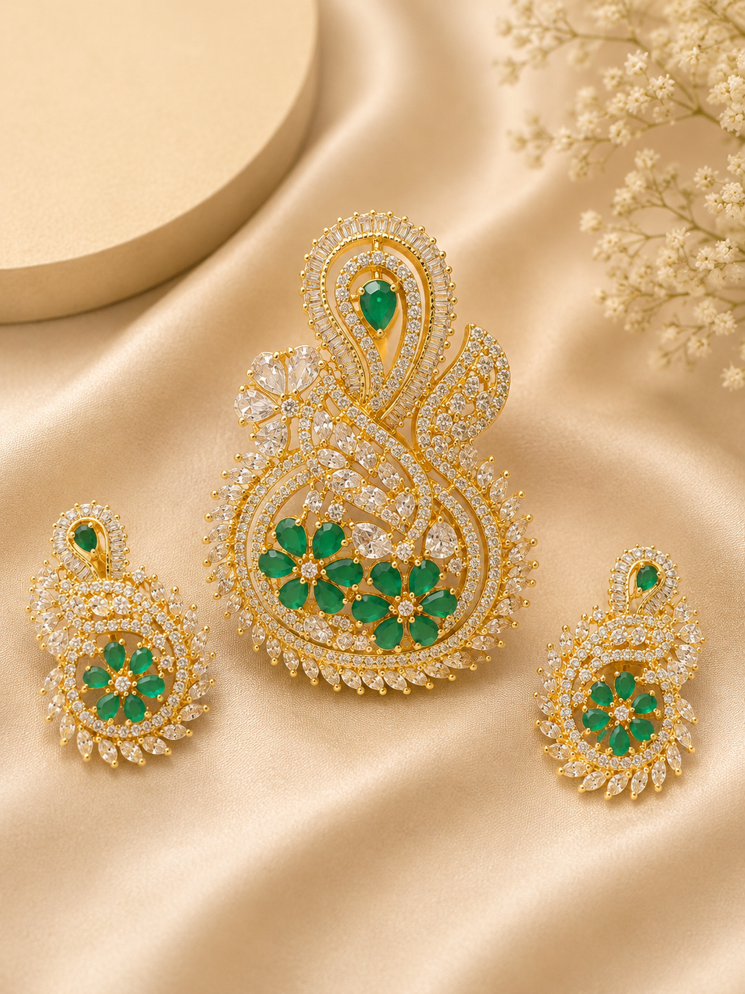 Maharani Emerald Bloom Pendant Set